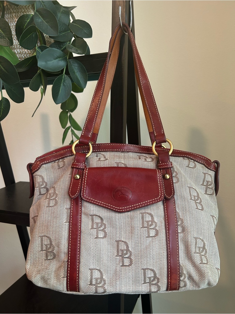 Dooney & Bourke Canvas Florentine Jacquard shoulder bag. Beige & Reddish Brown.